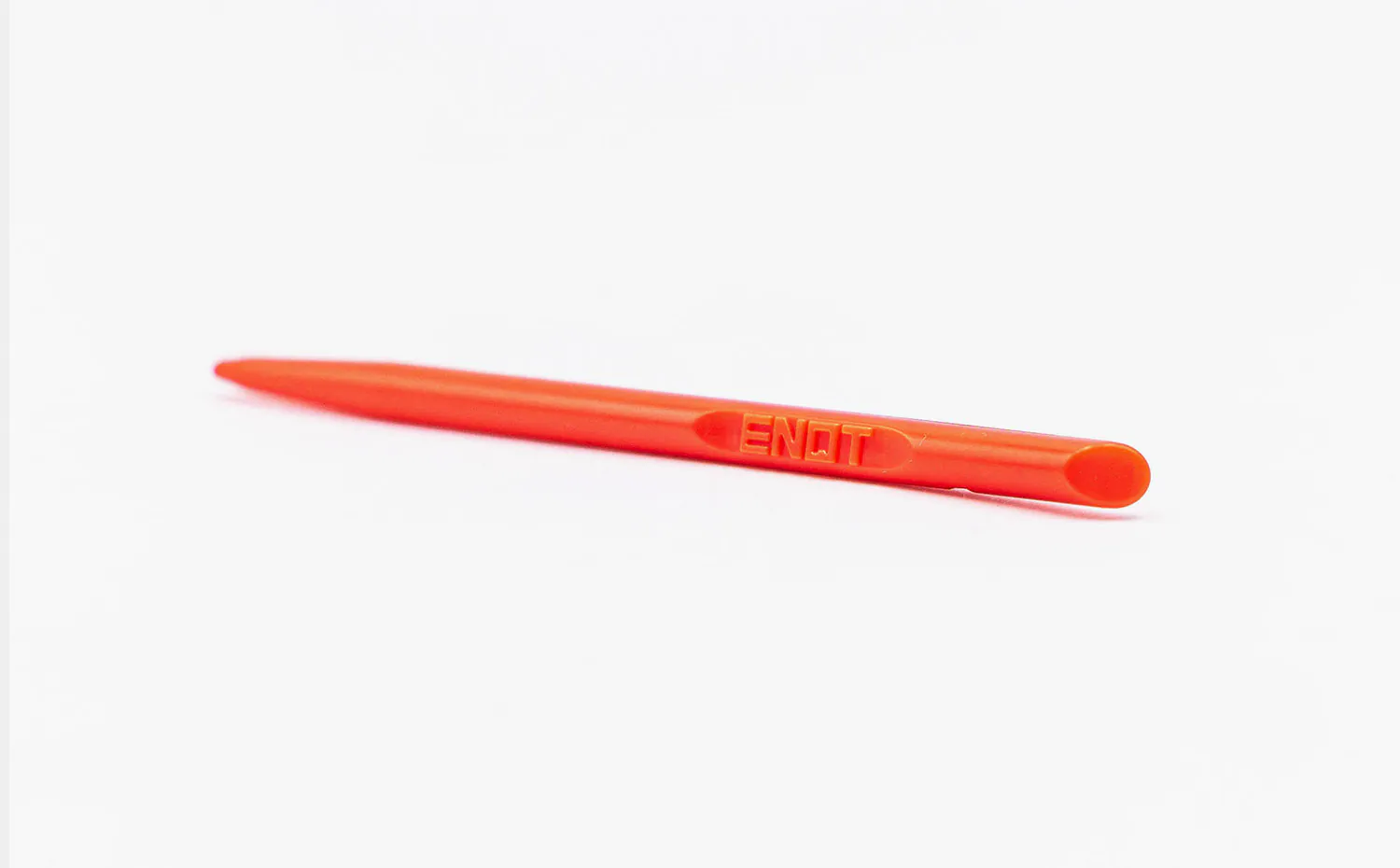 Orangefarbener Netztester Stift mit ENQT Logo